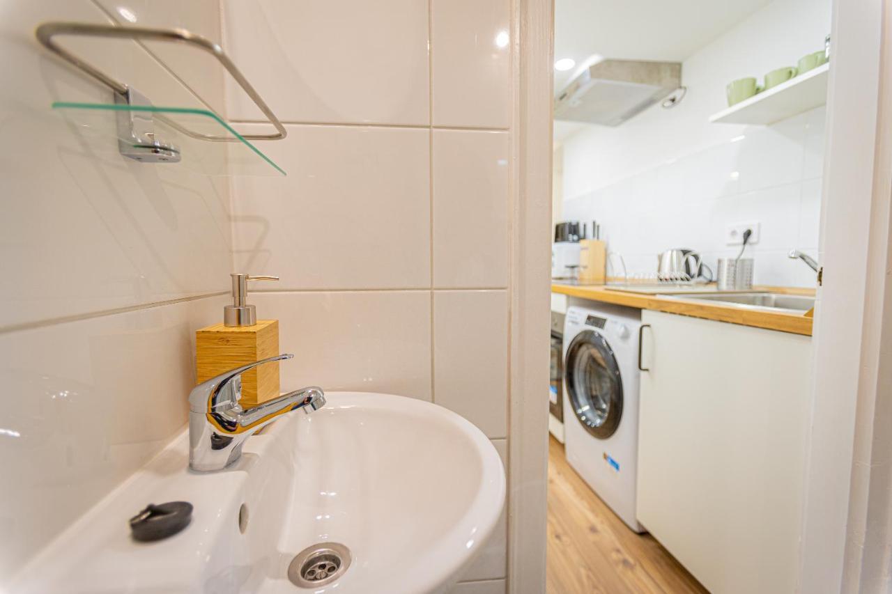 2 Bedroom Apartment In The Dob Street, Emerald Budapeste Exterior foto