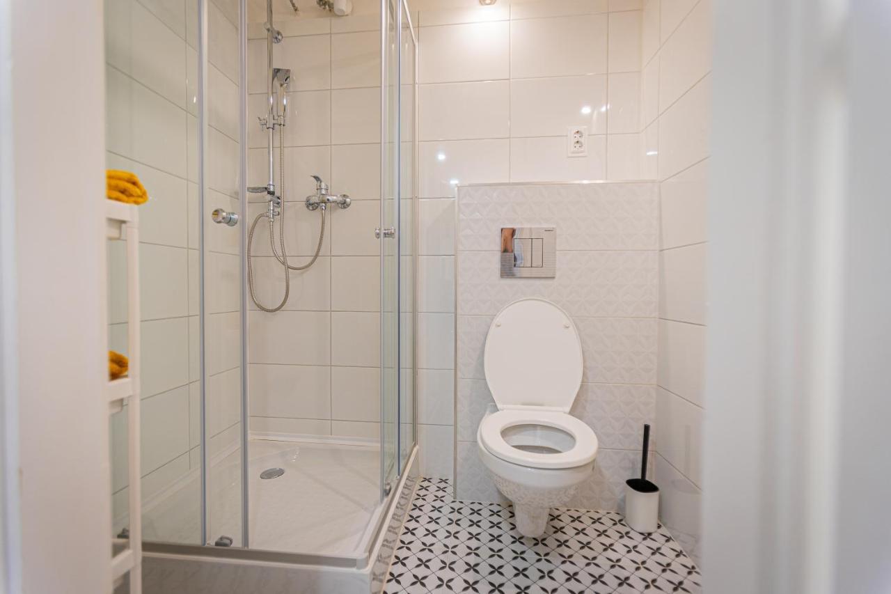 2 Bedroom Apartment In The Dob Street, Emerald Budapeste Exterior foto